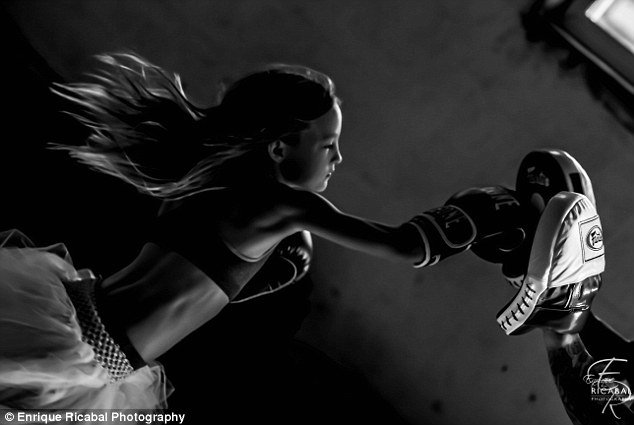 美国9岁女孩通过海豹突击队训练项目