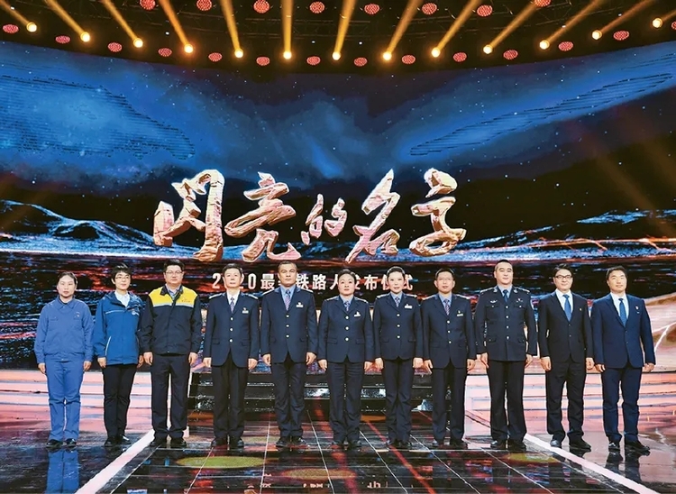 劳动是一切幸福的源泉，习近平谈劳模精神、劳动精神、工匠精神