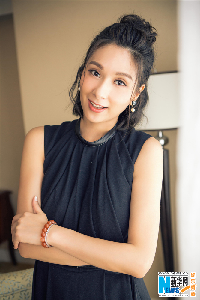 杨恭如湖北签售时尚半丸子头少女感爆棚图