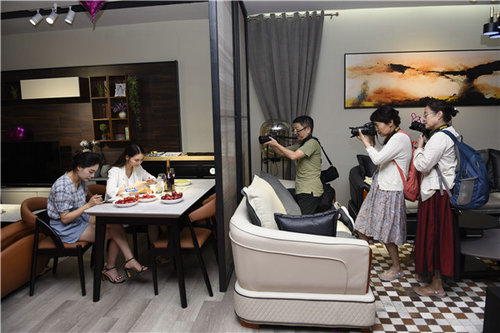 【河南供稿】“家與祖國”家居主題攝影大賽在鄭州啟動