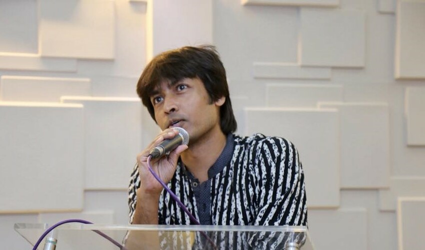 করোনা-উত্তর আবৃত্তিতে মেলবন্ধন ঘটবে মঞ্চ ও অনলাইনের: মজুমদার বিপ্লব_fororder_wenhua4