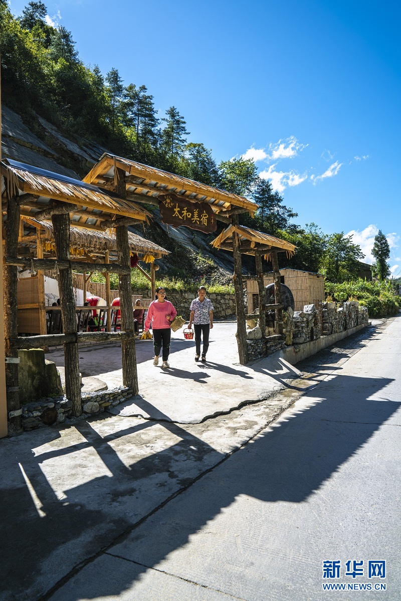 湖北建始：深山古寨 詩畫田園