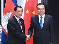 李克強會見柬埔寨首相洪森