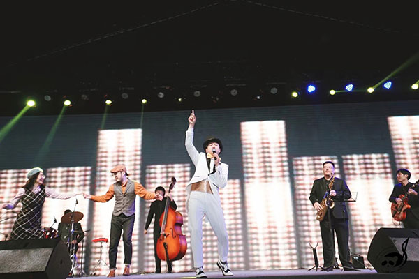 （最多附链接）以音乐联通世界 2021成都国际友城青年音乐周唱响都江堰_fororder_活动现场-供图-都江堰市委宣传部