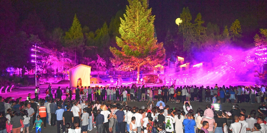 （中首）“賞紅”正當時，帶上這份三日遊攻略去南江走“亞洲最長紅地毯”！