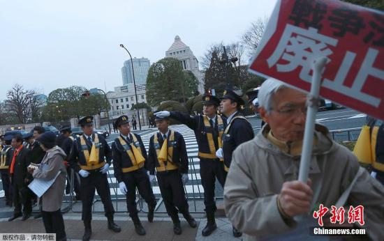 日本新安保法案正式生效 35城民眾舉行抗議示威