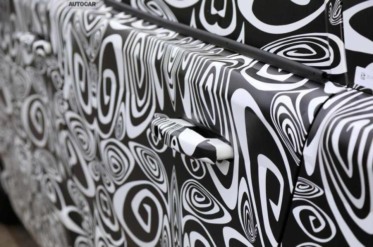 汽车频道【5月18日】【头条新闻红条】论坛 布局电气化 全新路虎揽胜海外最新谍照