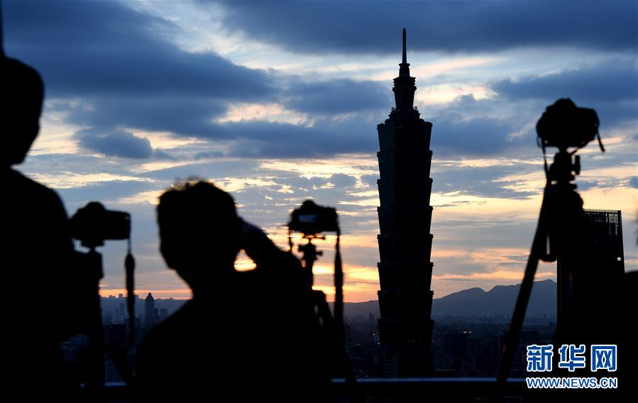 台北象山观景消夏