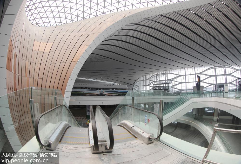北京大兴国际机场“凤凰展翅”进入收尾阶段