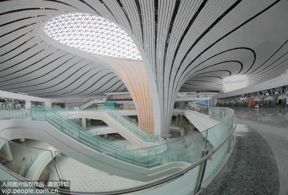 北京大兴国际机场“凤凰展翅”进入收尾阶段