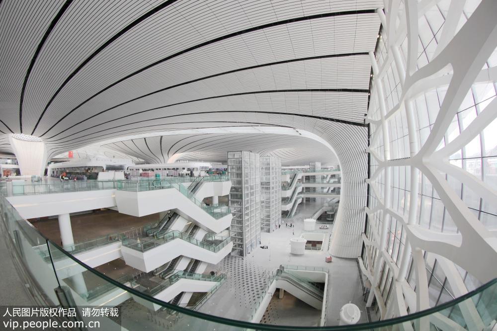 北京大兴国际机场“凤凰展翅”进入收尾阶段