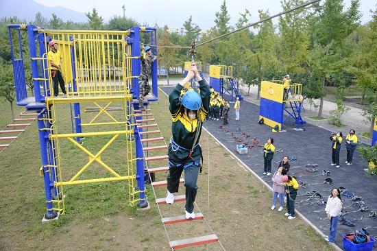 首都师范大学附属回龙观育新学校举办国防教育实践活动_fororder_6