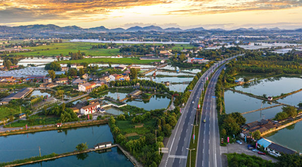 蓝城首入成都以田园度假启幕乡村振兴大美画卷