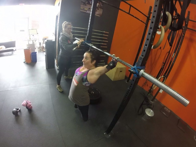 励志无四肢女孩健身走红1分钟34个立卧撑