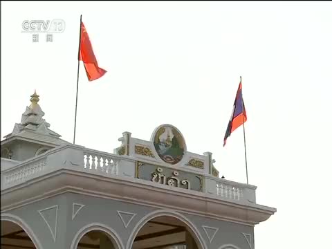 习近平出席老挝人民革命党中央委员会总书记国家主席举行的欢迎仪式