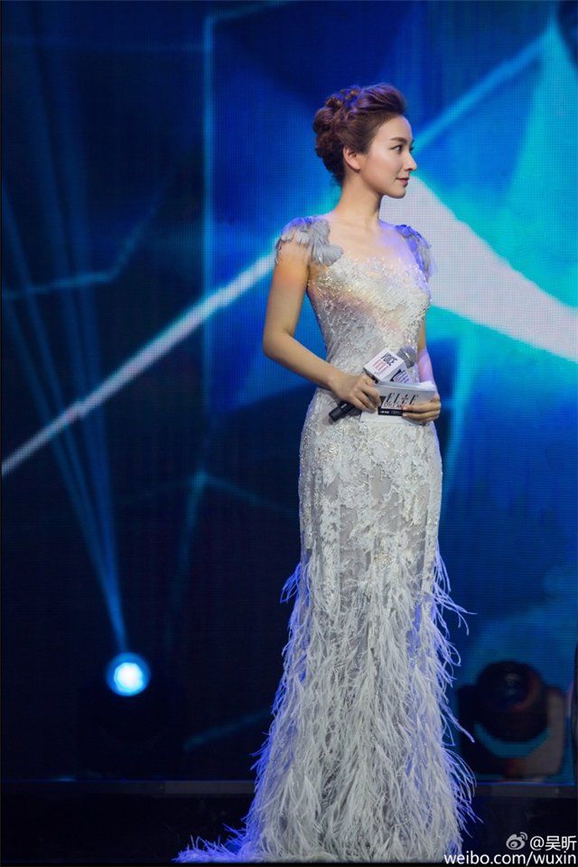 吴昕热搜次数直逼谢娜 吴昕开店当制作人成功逆袭