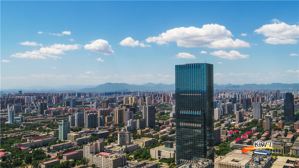 石家庄：蓝天白云霸屏 城市“颜值”爆表