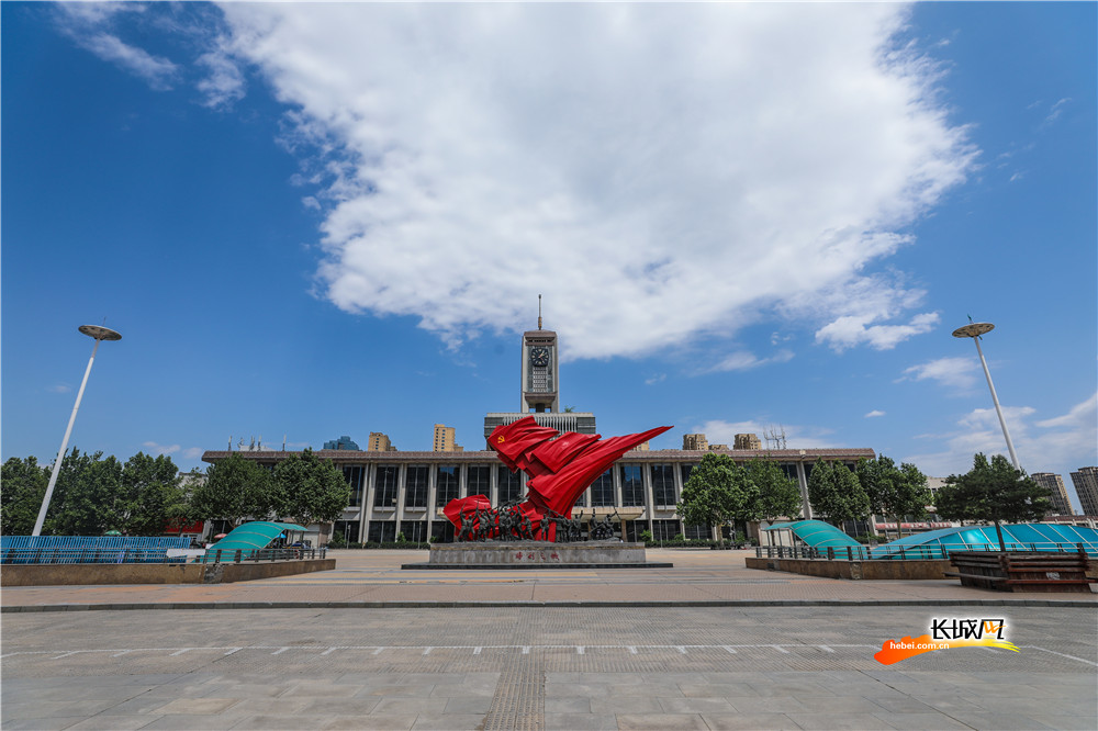 石家庄：蓝天白云霸屏 城市“颜值”爆表
