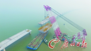 港珠澳大桥非通航孔桥钢箱梁吊装完成 预计8月合龙