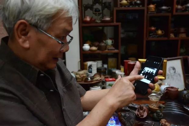 特写:不忘初心同窗情——记习近平总书记、国家主席会见老挝奔舍那家族友人