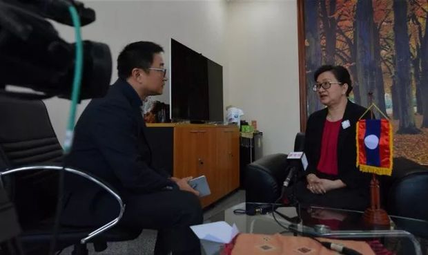 特写:不忘初心同窗情——记习近平总书记、国家主席会见老挝奔舍那家族友人