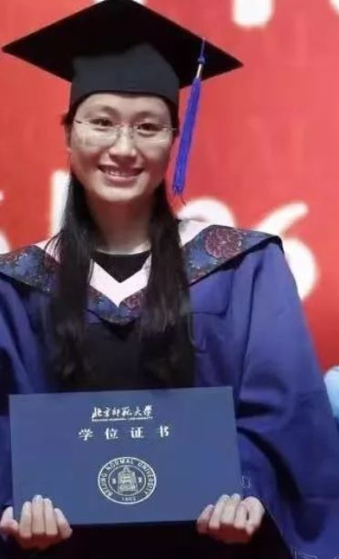 今天,送别黄文秀