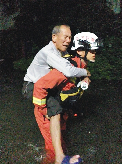 【瓊島先鋒圖文列表】【及時快訊】暴雨中的他們 再一次溫暖這座城