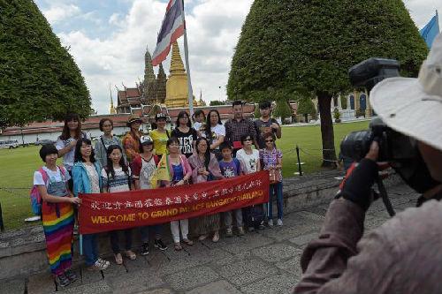中国游客太多中文导游不够 泰国旅游界求助总理