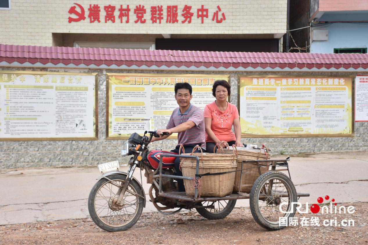 一个系列的，只用一个在一篇加开篇语开篇，全部开篇就重复了【A】【关注“慢火车”·便民出行】  1573辆绿皮车让普通人“行路不难”