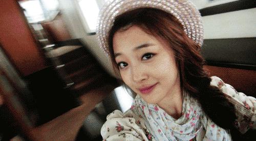 雪莉吃个奶油被吐槽有暗示 清纯少女怎么了