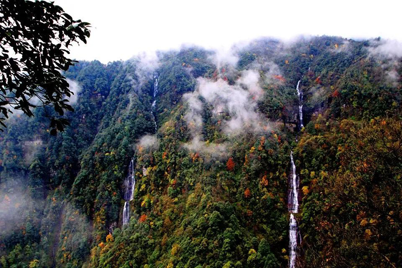眉山洪雅：金秋瓦屋山 美得太惊艳_fororder_金秋瓦屋山美景-摄影--余成华