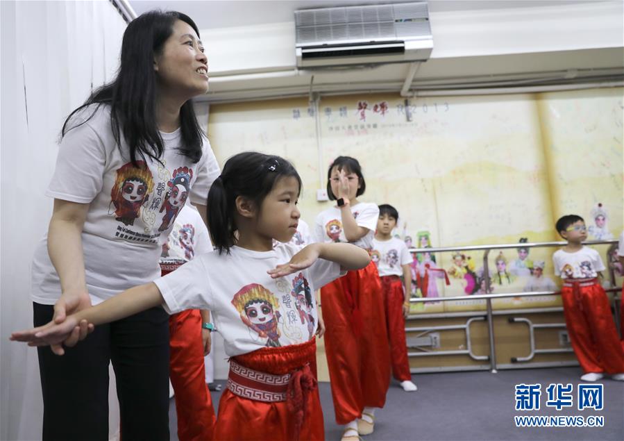 香港粤剧传承：小小少年的“梨园梦”