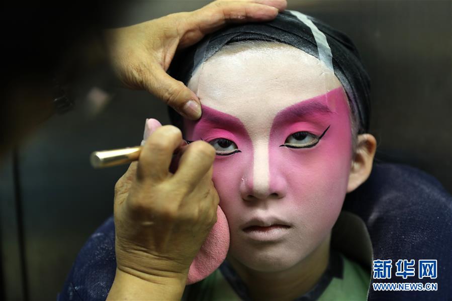 香港粤剧传承：小小少年的“梨园梦”