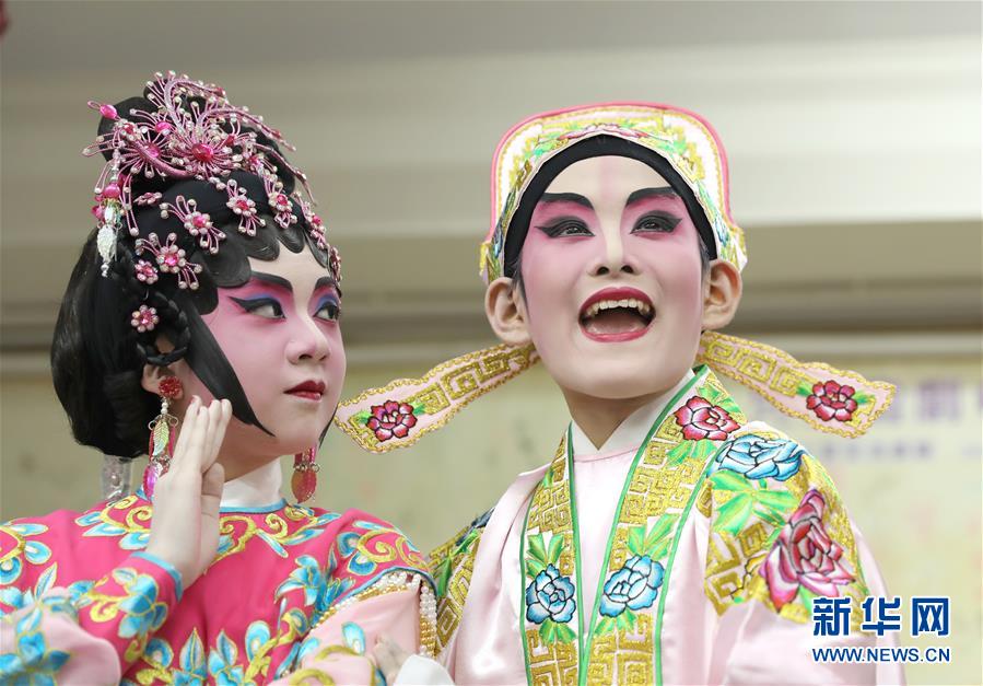 香港粤剧传承：小小少年的“梨园梦”