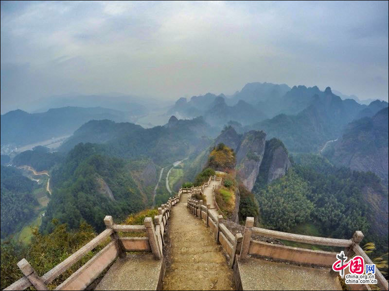 湖南崀山：蜿蜒的无尽天梯像是通往秘境