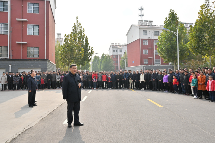 习近平：能源的饭碗必须端在自己手里