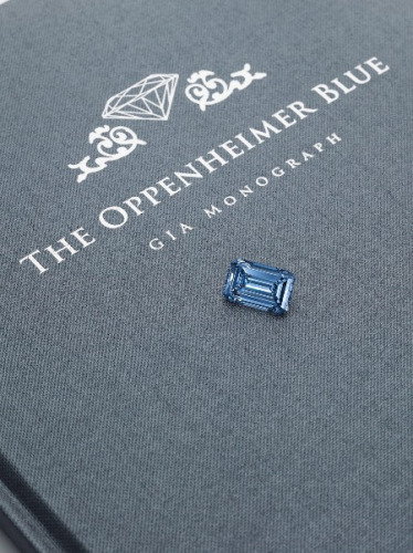 全球最大炫彩蓝钻将拍卖 或创3200万镑天价(图)