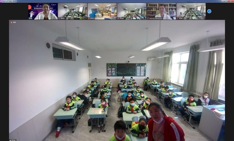 北科院创建“一带一路”国际科学工作坊丰台一小“云”上开讲_fororder_学生提问