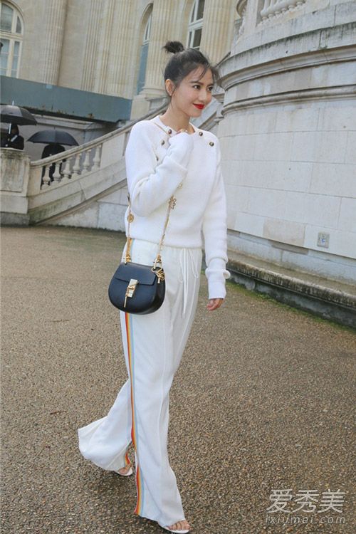 高圆圆最新街拍上线 各种美搭看不腻