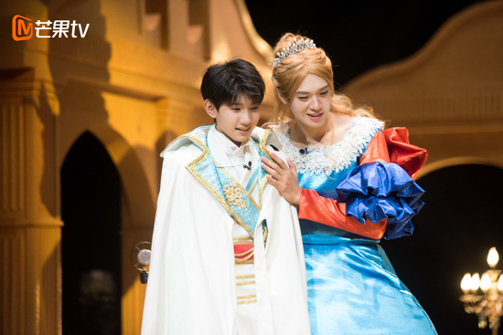 《明星大偵探3》魏大勳反串白雪公主 站在王源身旁好辣眼睛