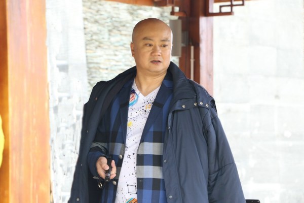 洪剑涛花希加盟《我是大神》 导演片场似陀螺