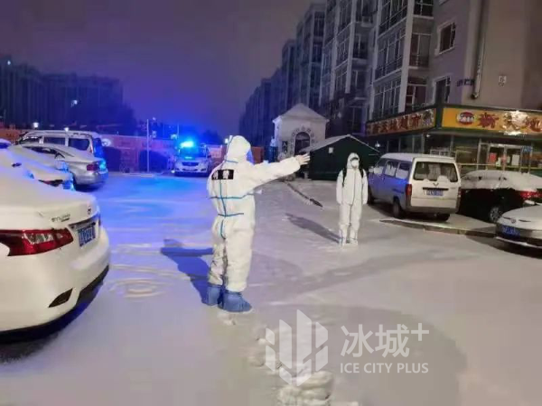 最美雪“警” 築起平安防線