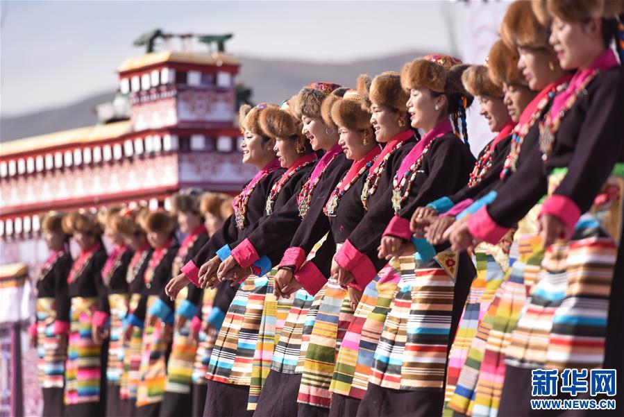 西藏：2017扎囊氆氇文化节开幕
