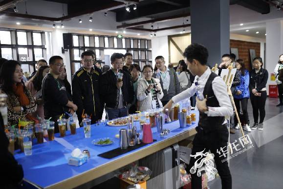 【财经渝企 列表】对话江小白 网媒记者见证江津传统高粱酒的老味新生