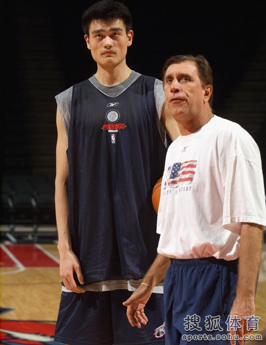 姚明正式入选NBA名人堂 回顾巨人职业生涯(图)