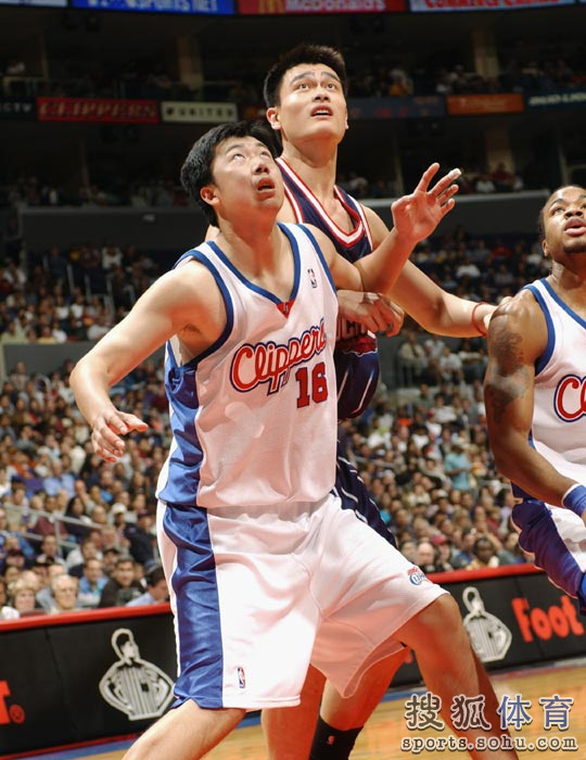 姚明正式入选NBA名人堂 回顾巨人职业生涯(图) 姚明正式入选NBA名人堂 回顾巨人职业生涯(图)