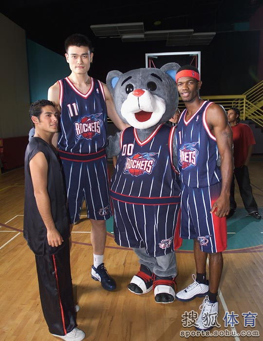 姚明正式入选NBA名人堂 回顾巨人职业生涯(图)