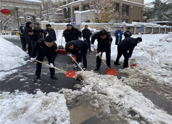 迎戰暴雪！瀋陽市和平區執法分局全員出動晝夜清雪