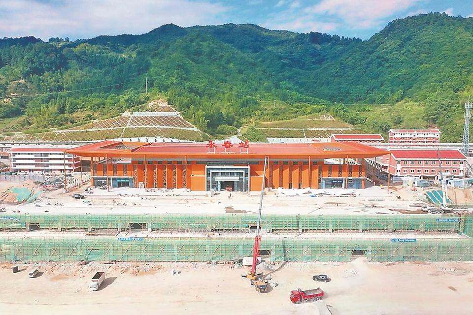 兴泉铁路永春站等站房装饰装修整体亮相