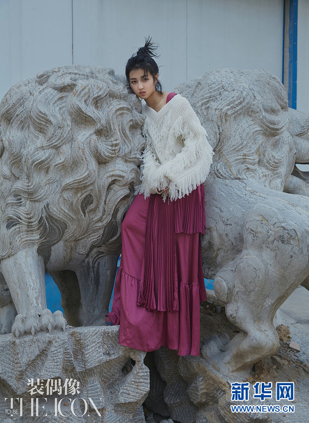 张子枫曝时尚大片 oversize风慵懒洒脱